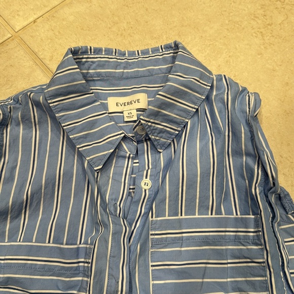 Evereve blue and white striped button up sleeveless shirt XS - Picture 2 of 2